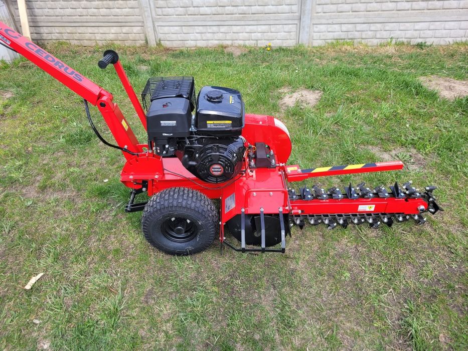 Koparka łańcuchowa Cedrus KP01 nawodnienia kable Wynajem wypożyczalnia