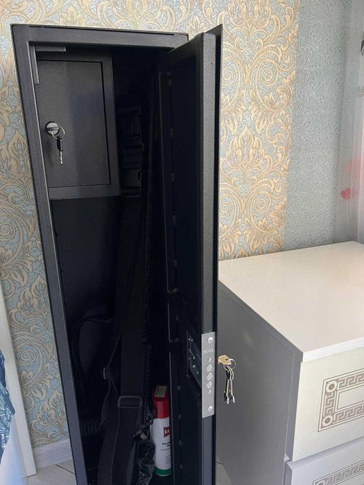 сейф 130х25х20 см з тейзером і полкою без посередників доставка 175грн
