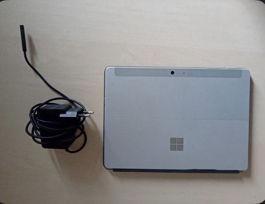 Laptop Microsoft Surface Go 2 / Stan bardzo dobry