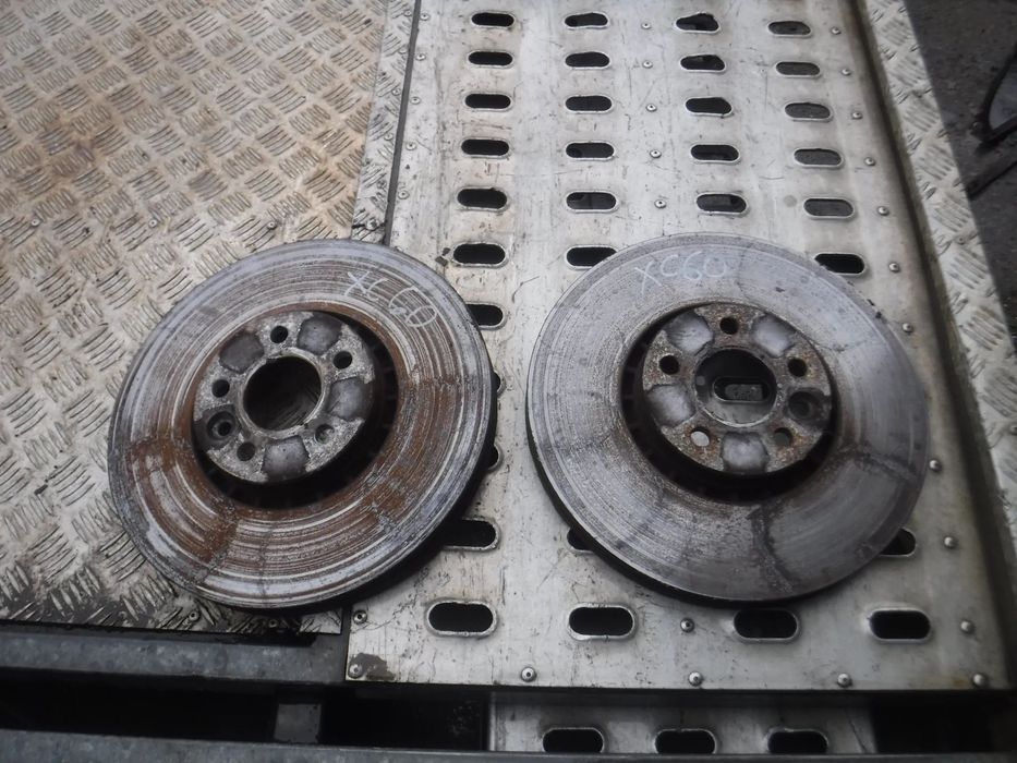 Volvo XC60 I 2.4 tarcze hamulcowe przod kpl