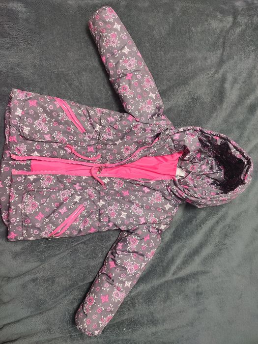 Продам  куртку для дівчинки на зараз саме те., зріст 110 см