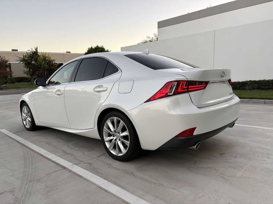 Lexus IS 250      2015