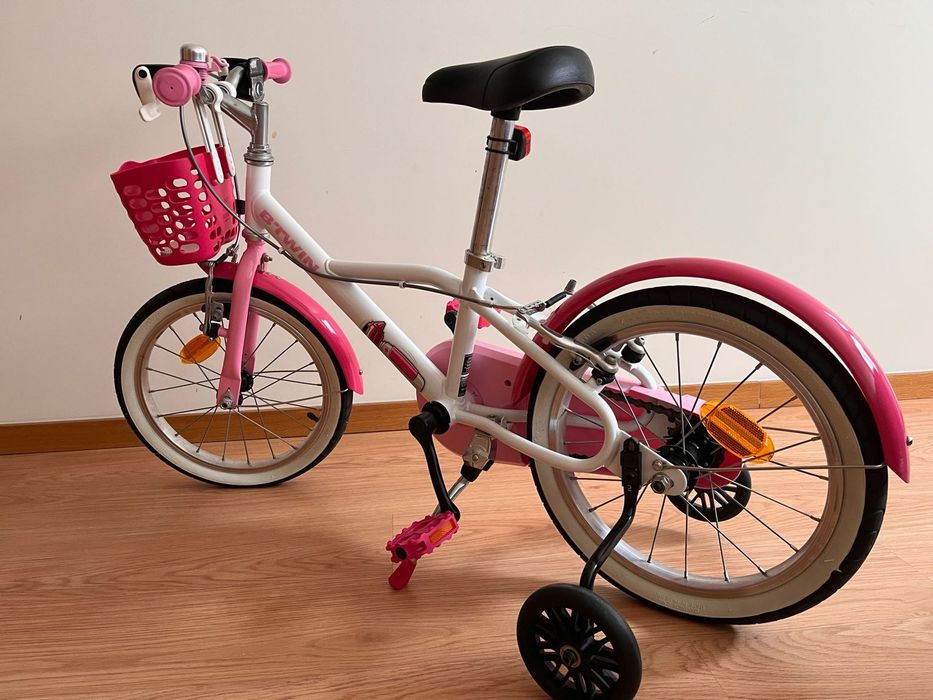 Bicicleta Infantil B'TWIN 16" Rosa e Branca | Excelente Estado | Rodas de Apoio Incluídas