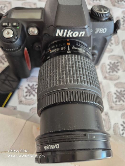 NIKON F80 em excelente estado