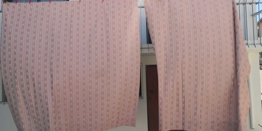 2 cortinas de 235 cm x 237 cm