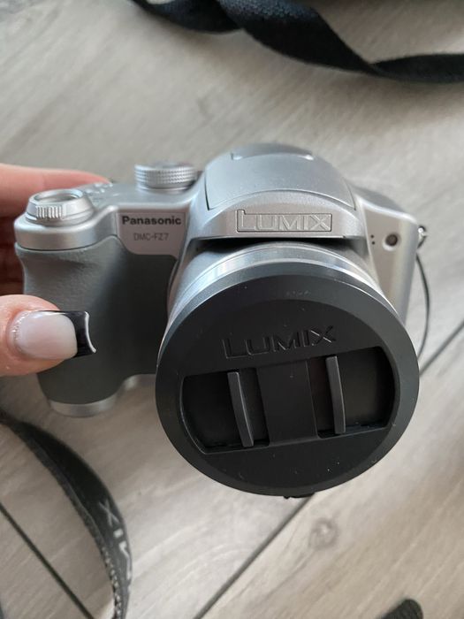 Panasonic DMC-FZ7 LUMIX optical zoom