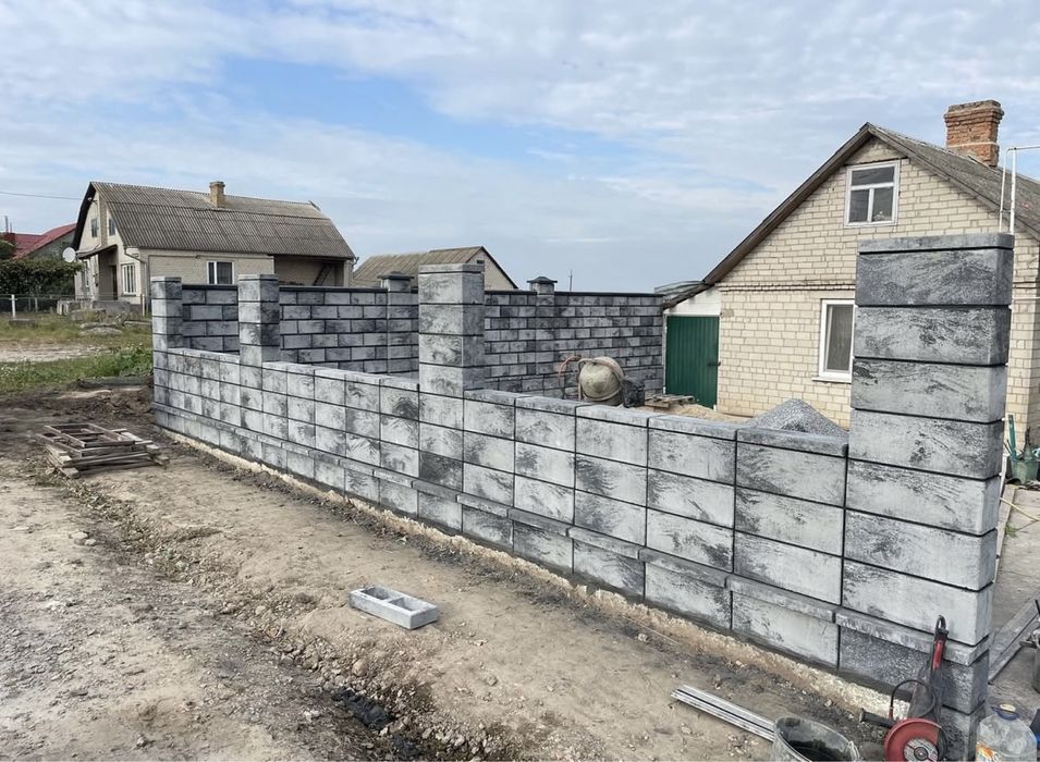 Забори з блоків під ключ• Монтаж парканів • Доступні ціни