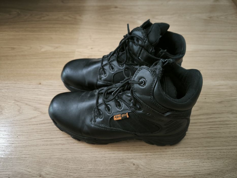 Bota Delta tamanho 42