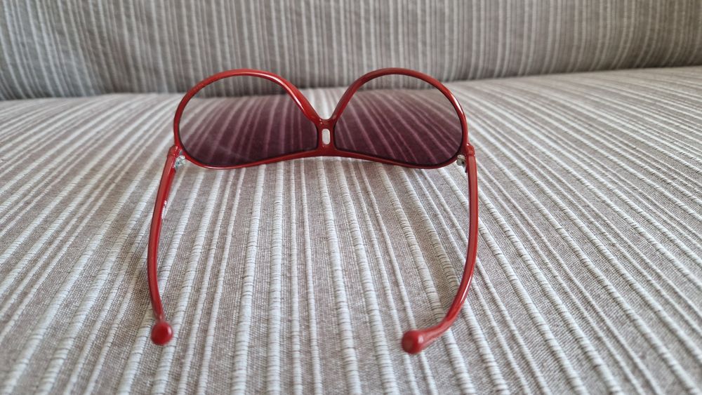 Óculos de Sol armação vermelha novos