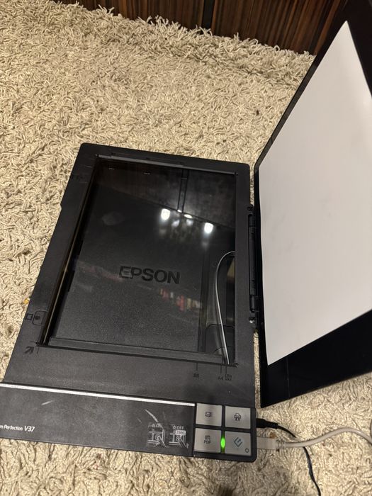 Сканер Epson Perfection V37