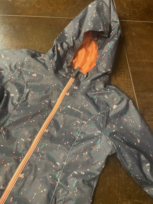 Kurtka przeciwwiattowa i przeciwdeszczowa 122