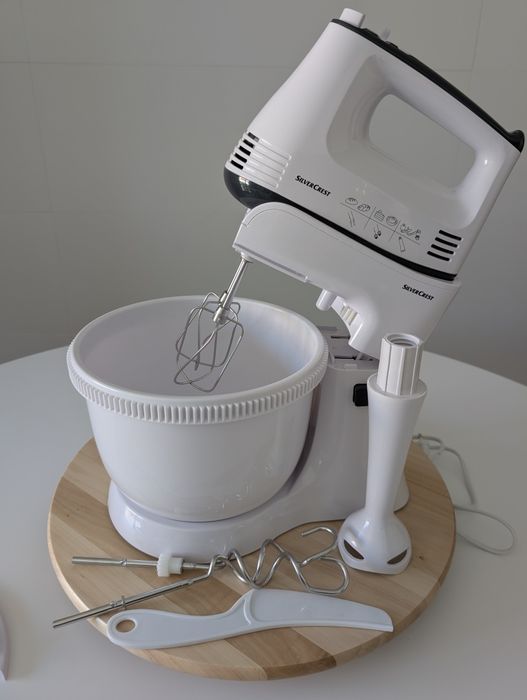 Batedeira com tigela misturadora SilverCrest