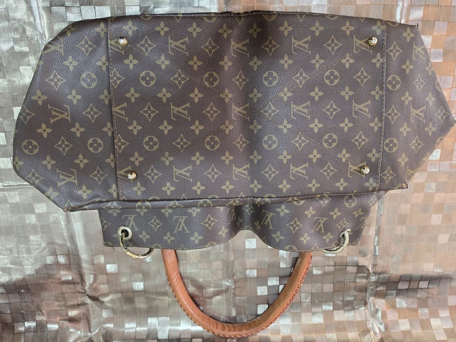 Mala modelo Artsy com Monogram e alça de couro trançado