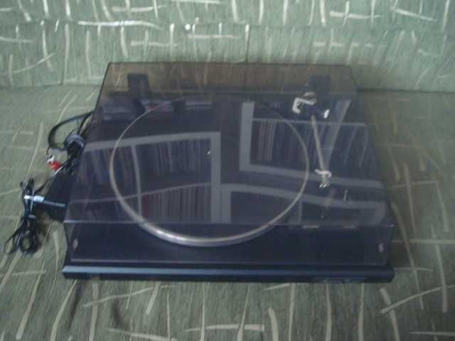 Продам проигрыватель винила Dual