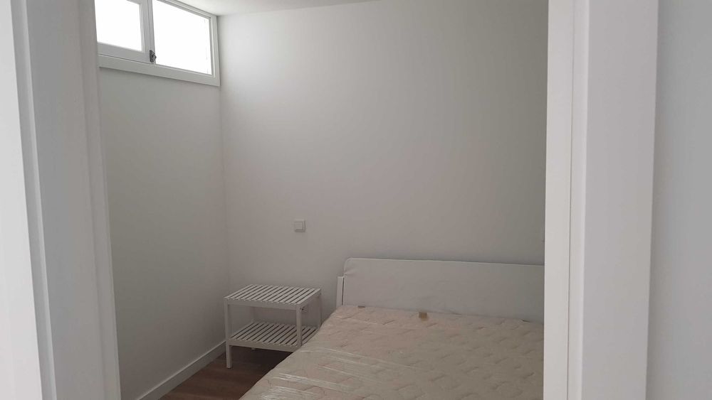 Aluga-se apartamento