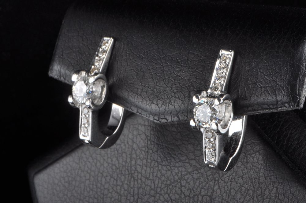 Серьги из белого золота 750 с бриллиантами - 0.83ct