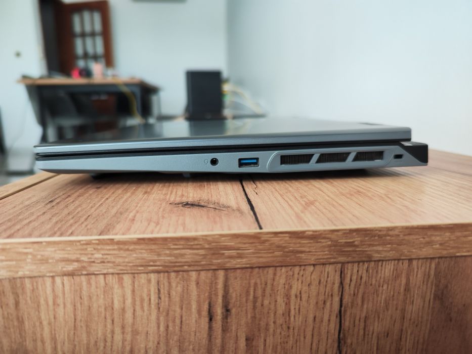 MSI Laptop RTX4070 like new with warranty until April 202764563861604738123