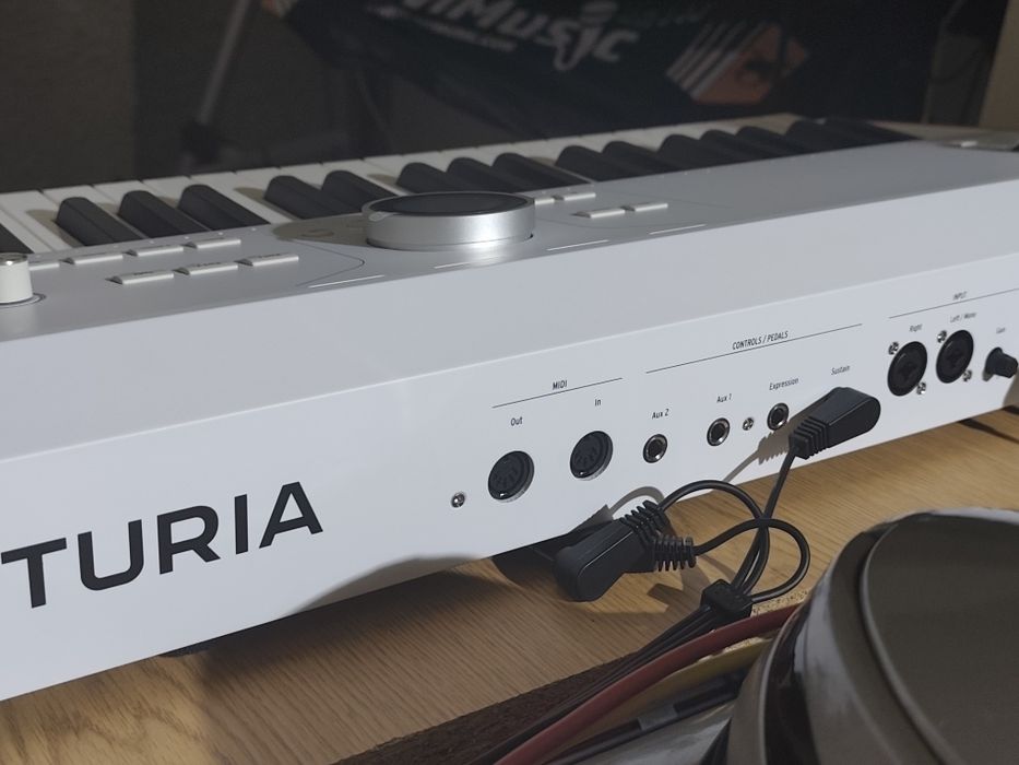 Arturia  Astrolab 61 c/ 2 meses, garantia 5 anos