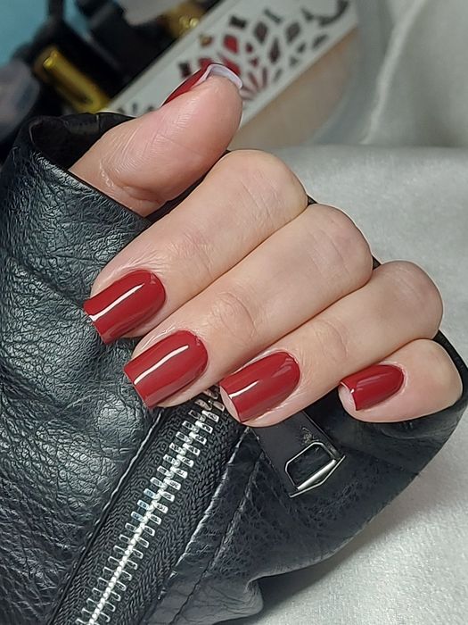 Маникюр и педикюр