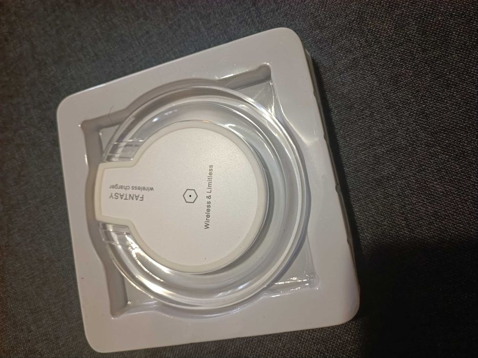 FANTASY wireless charger