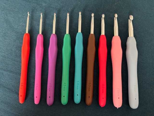 3 conjuntos de agulhas de crochet (preços diferentes consoante conj,)