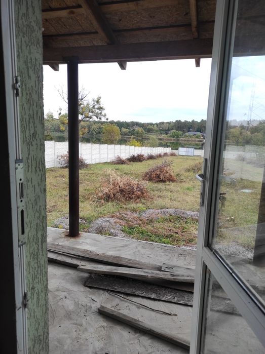 Будинок на березі водойми (Чайківка)