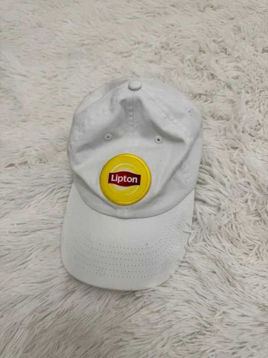 Czapka z daszkiem, Lipton