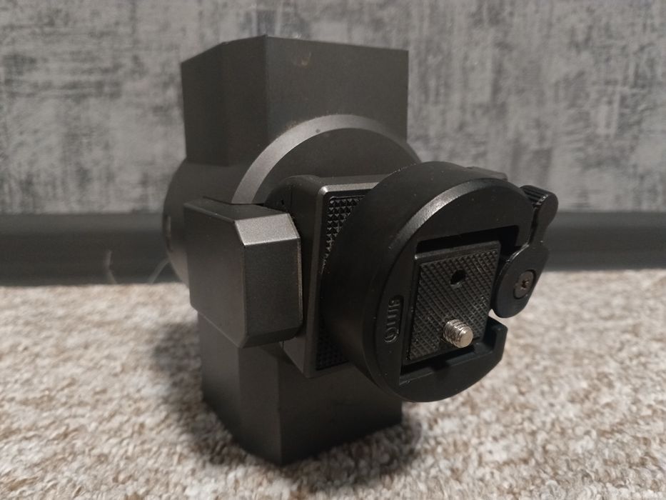 Штативна головка для відео Bescor MP-101 Motorized Pan Head