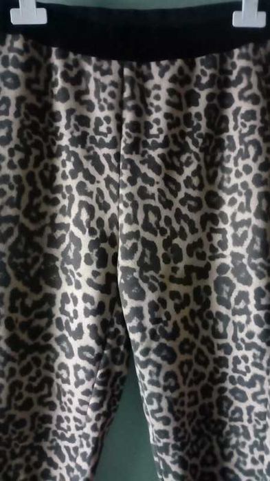 Calças estampadas marca Zara