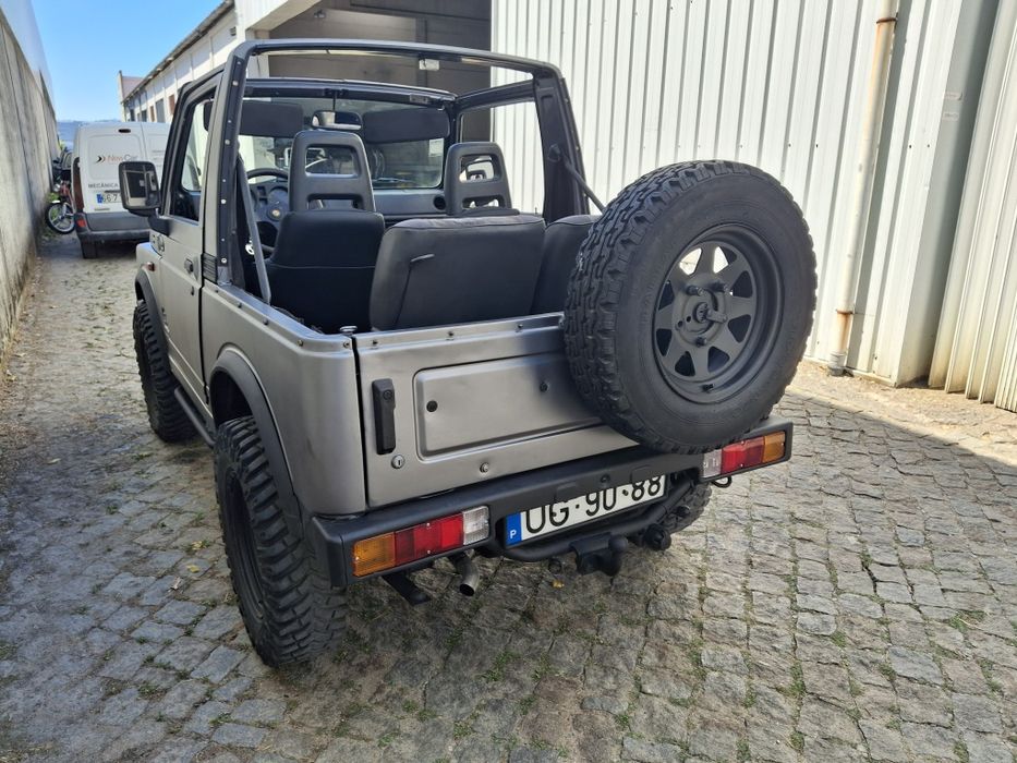 Susuki Santana Sj410