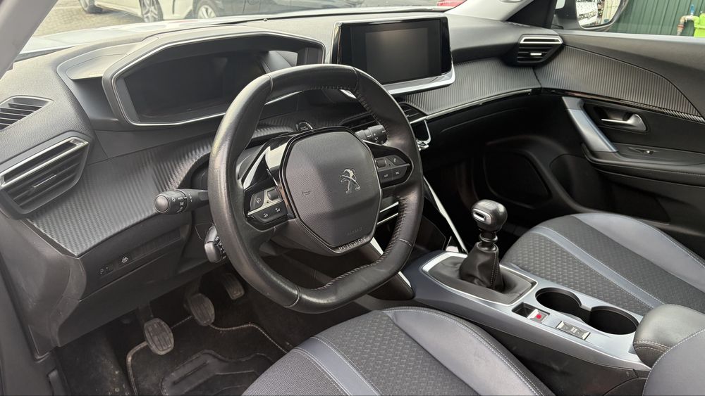 Peugeot 2008 1.2 PureTech 130cv Allure