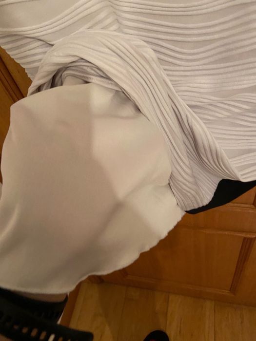 Vestido elástico assimétrico