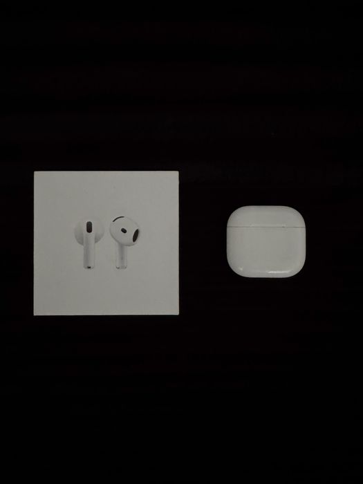Apple AirPods 4
