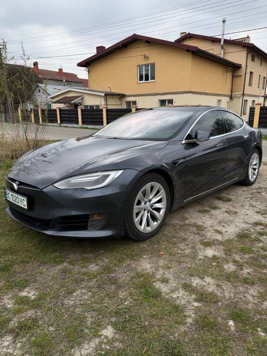 Tesla Model S INTEL FSD
