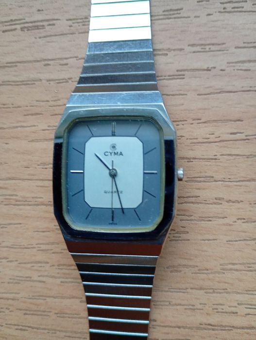 Cyma zegarek Swiss