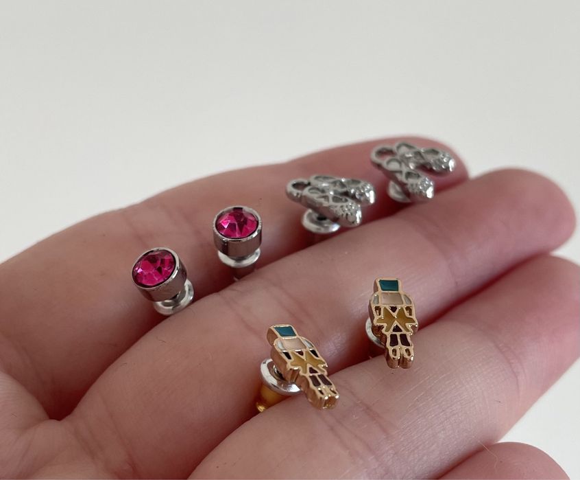 Conjunto de pequenos brincos