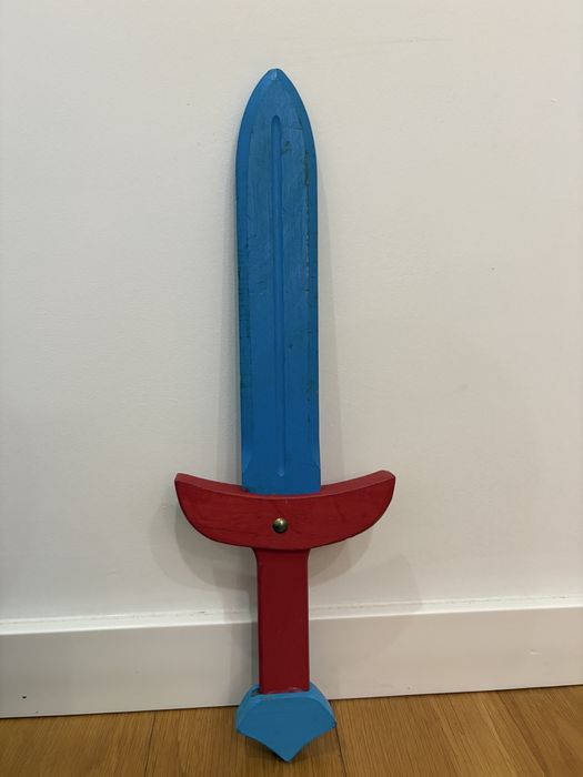 Kit de bastoẽs e espadas