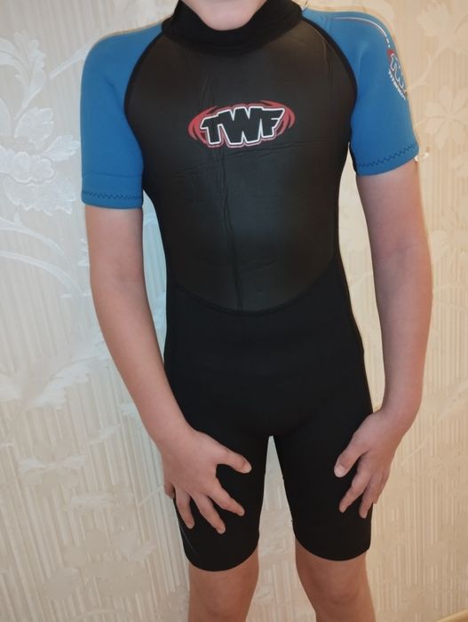 Костюм для плавання. Гідрокостюм