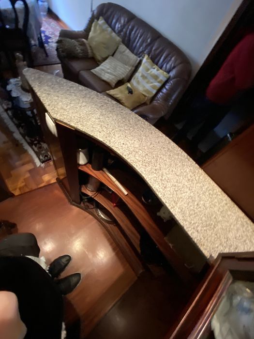 bare de sala com luzes(urgência)