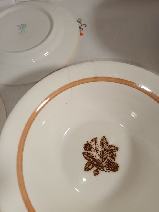 Тарелки СССР разные