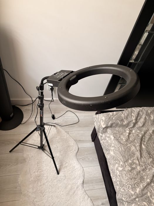 Lampa pierścieniowa LED + statyw – stan bardzo dobry