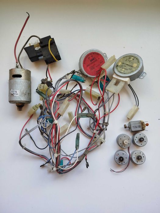 Electronic Components436154848279930881