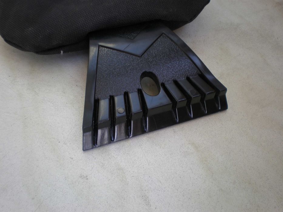 Автомобільний скребок для льоду з рукавичкою