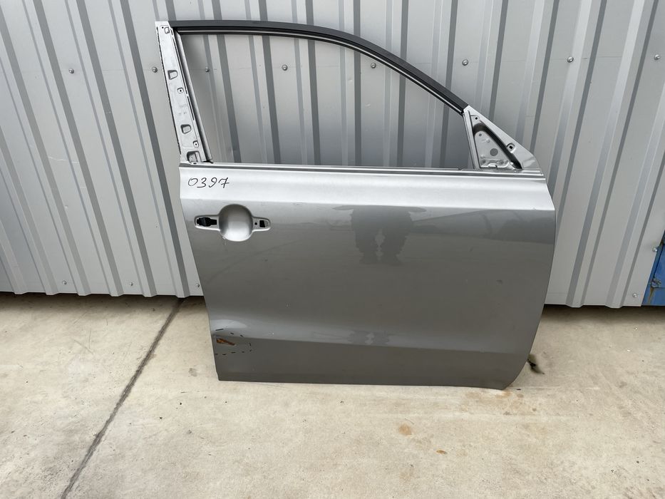 Двері праві передні  Suzuki Vitara 2015-2023