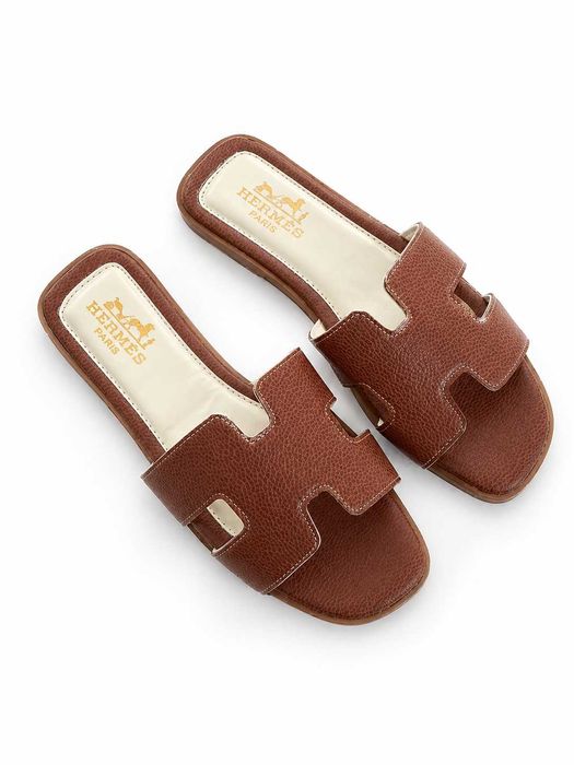 Klapki Hermès Oran – Skóra Togo, Kolor Gold (Brązowe)