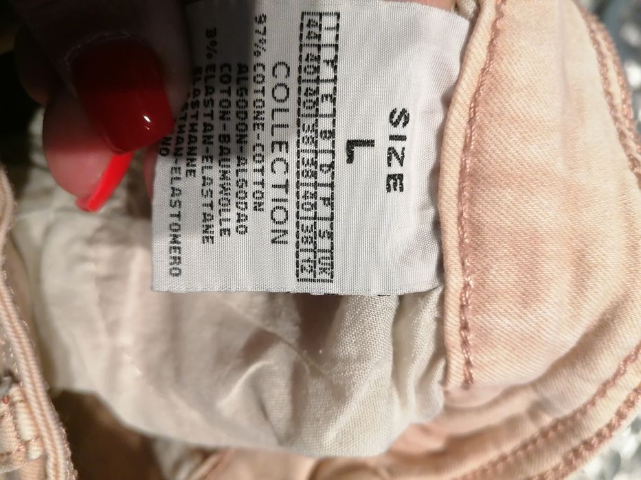 Calças elásticas skinny push up em caqui - tamanho L