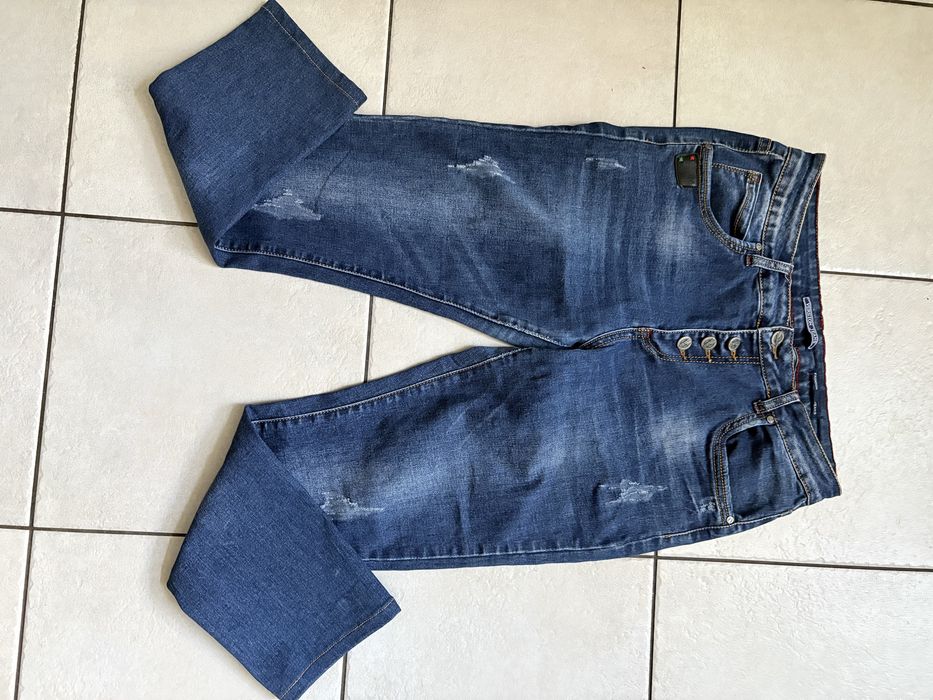 Damskie jeansy rurki slim fit granatowe przetarcia guziki 38 40 M L