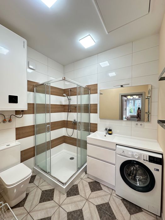 Продам уютный дом 246 м2 со своим выходом к речке в Новоалександровке