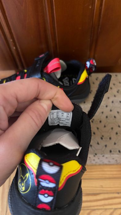 Sapatos Criança Clarks NOVO Sapatos Pokemon