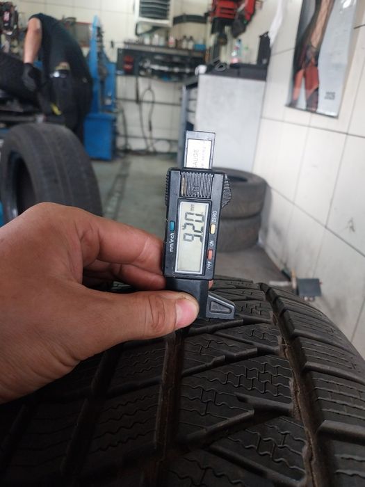 Opona Zimowa Kumho 255/55R19 111V